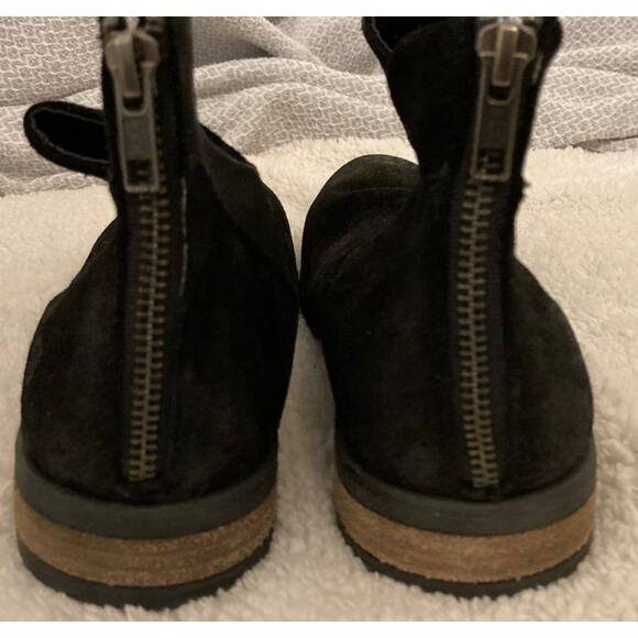 Born Shoes Arula Suede Back Zip Distressed Side Cut Out Bootie Sz 7M Black NWT - Picture 5 of 7